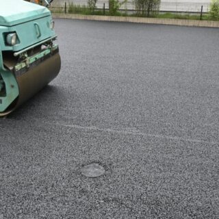 仙台市 雨・雪・凍結に強い舗装材の選び方
