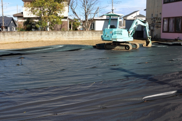解体後の土地を雑草から守るためにやるべきこと